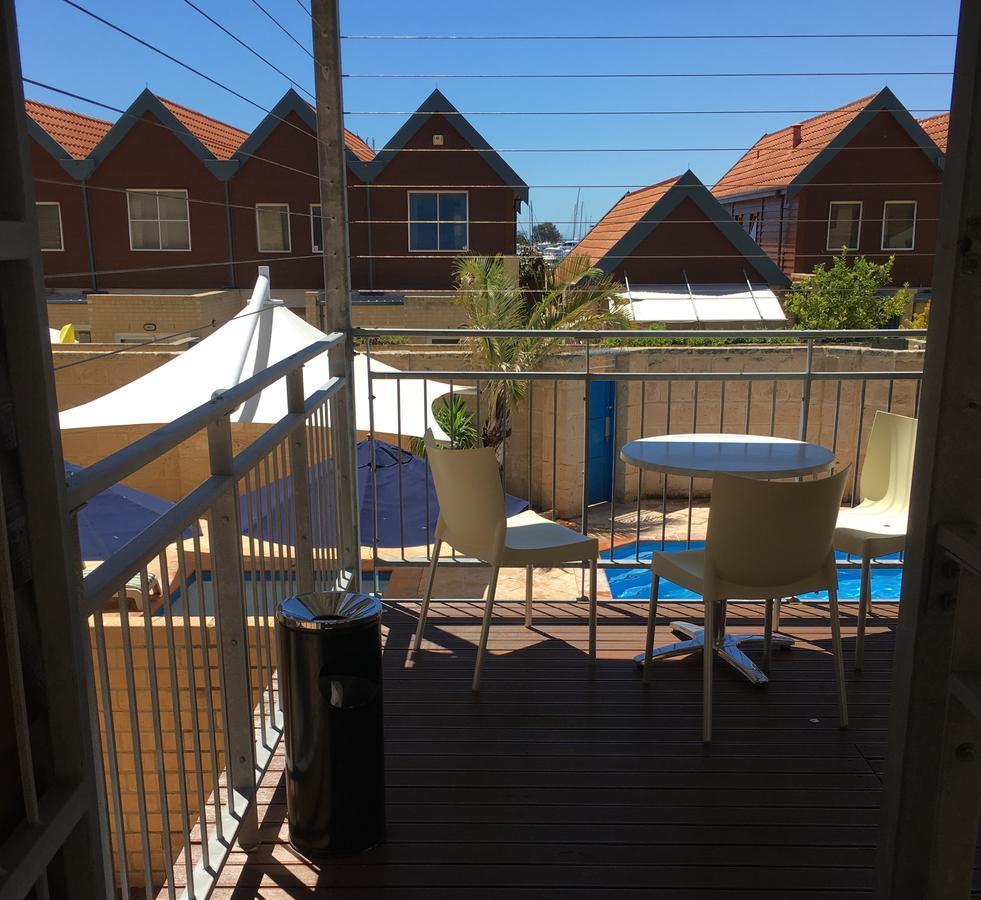 Hillarys Marina Apartment Перт Экстерьер фото