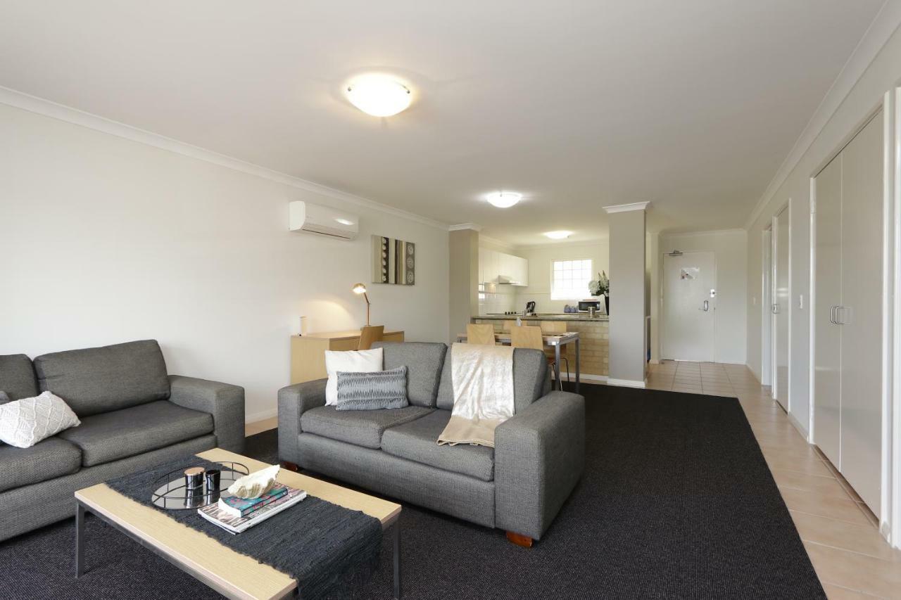 Hillarys Marina Apartment Перт Экстерьер фото