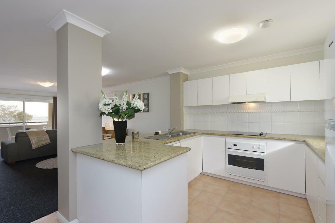 Hillarys Marina Apartment Перт Экстерьер фото