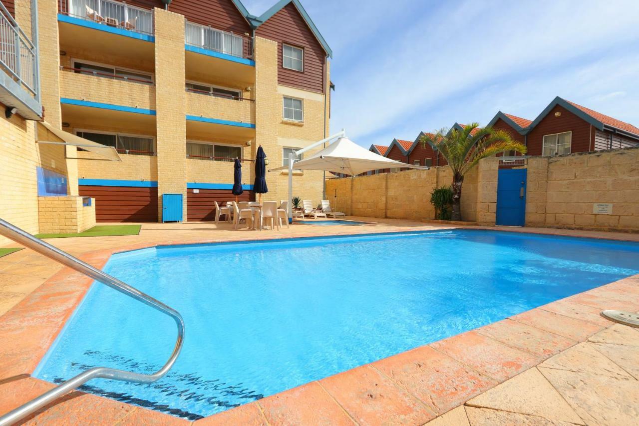 Hillarys Marina Apartment Перт Экстерьер фото