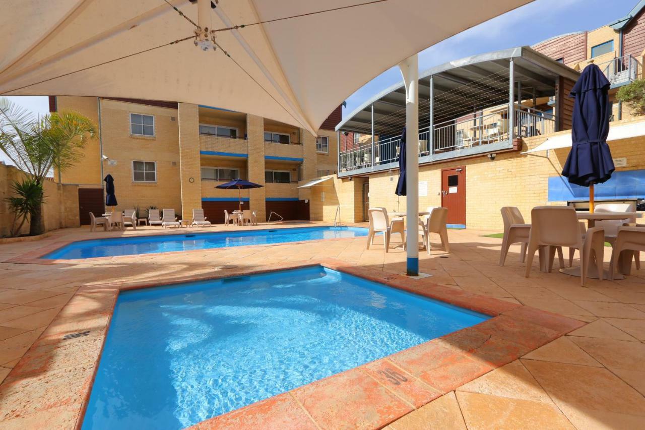 Hillarys Marina Apartment Перт Экстерьер фото